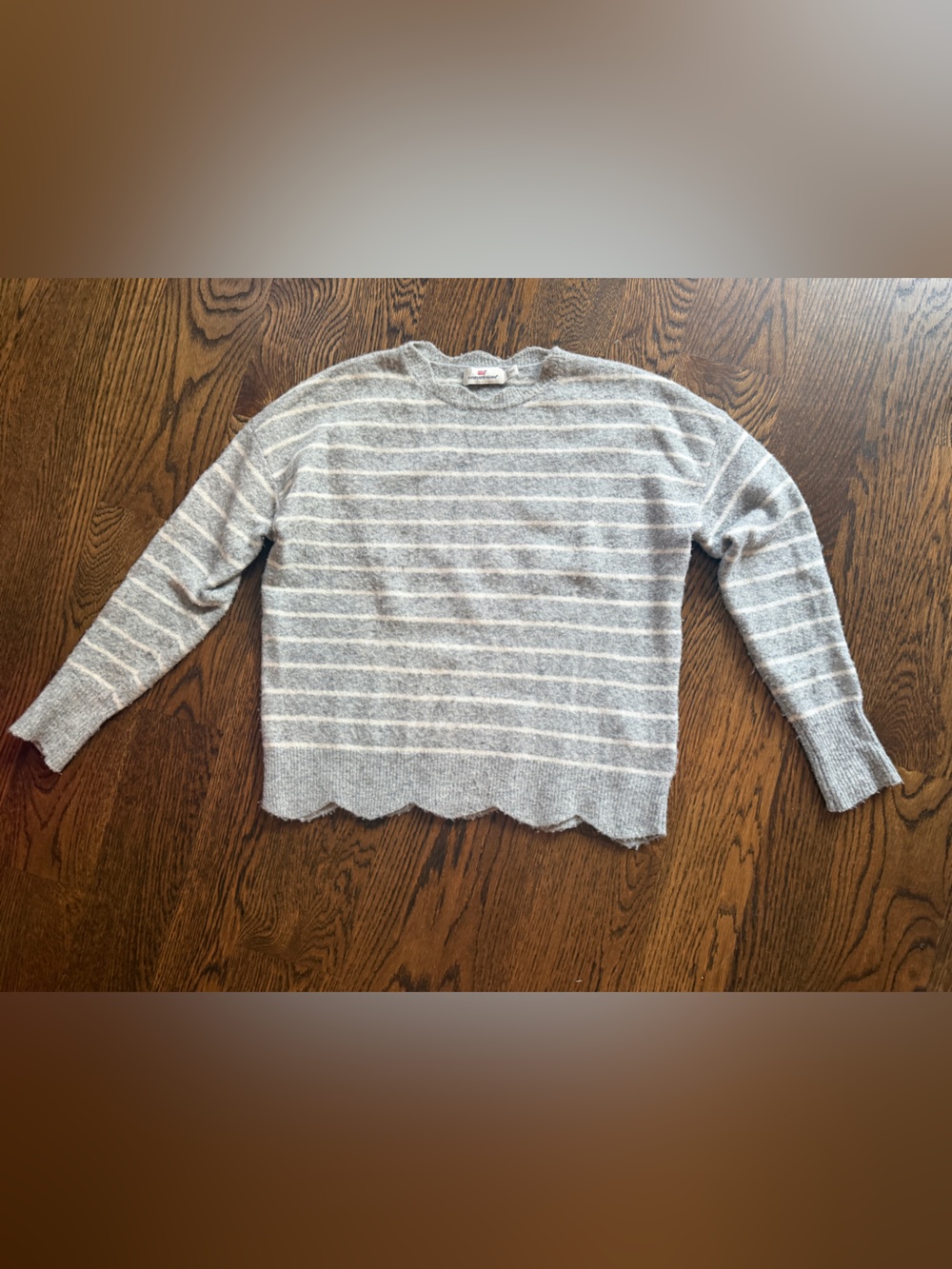 Vineyard Vines scalloped sweater